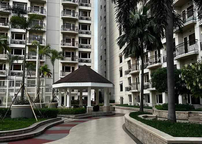 Vintage Luxx-solemare Parksuites Free Pool Access! Apartment